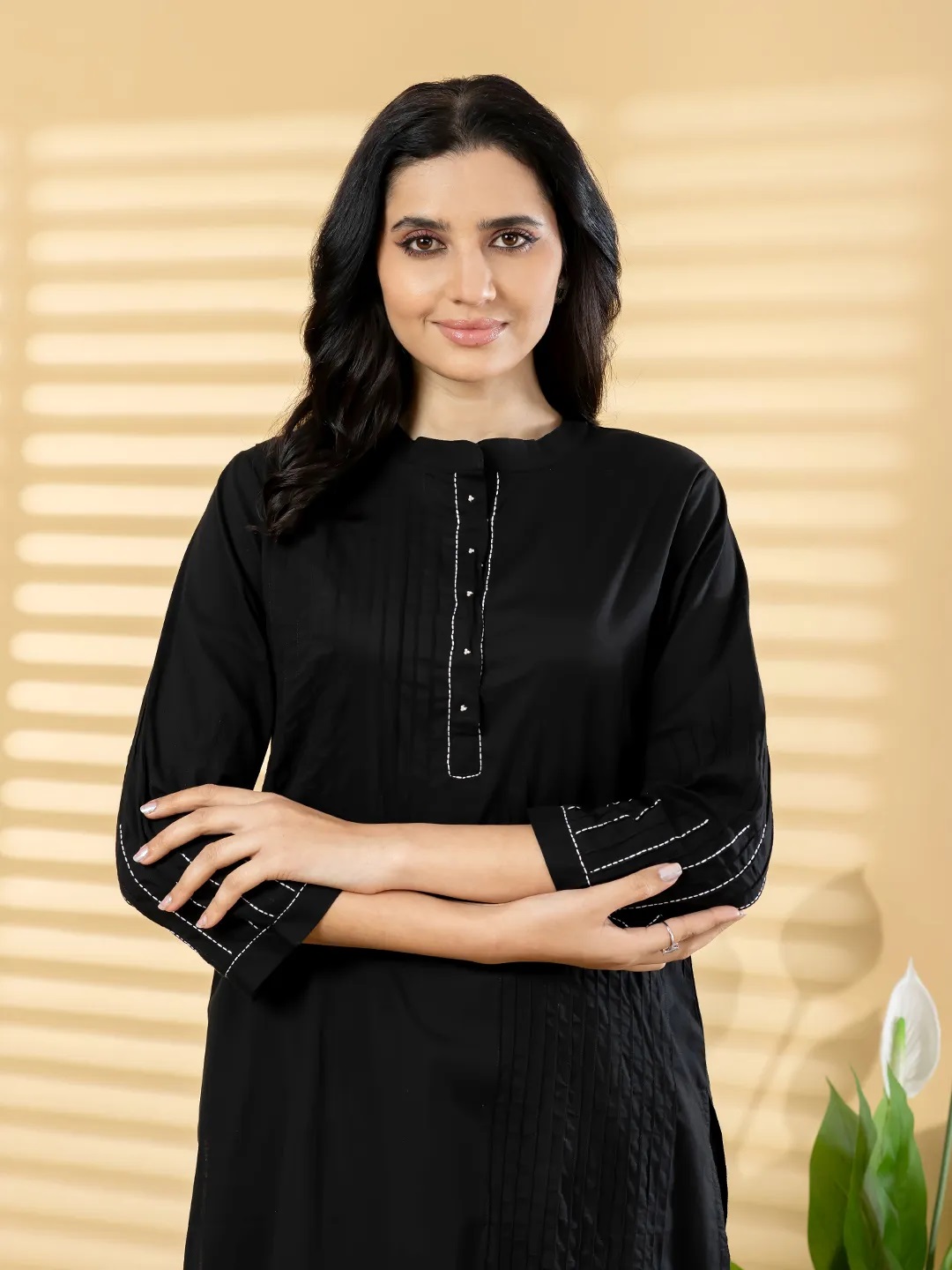 ES243_cotton black kurta and trousers set with kantha work